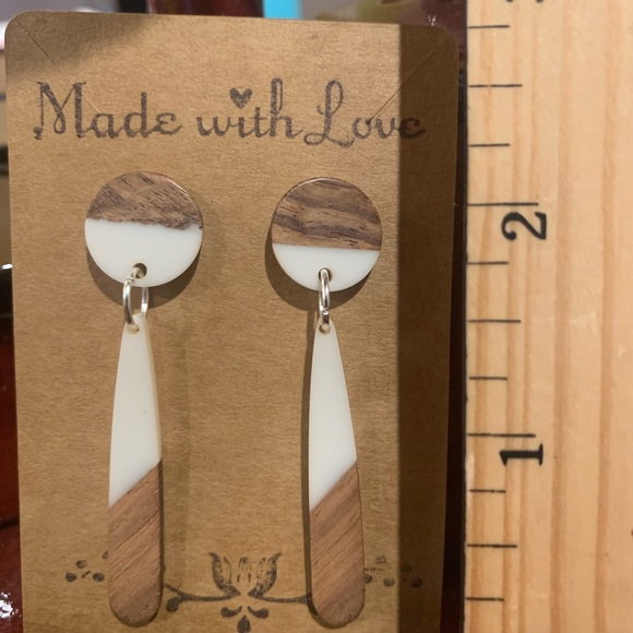 ✨NWT Earrings✨ Wood & Resin Dandlers✨Hand Crafted ✨Artisan!✨ - Picture 6 of 8